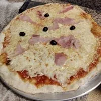 La classique pizza du snack du aloha camping club à amelie les bains